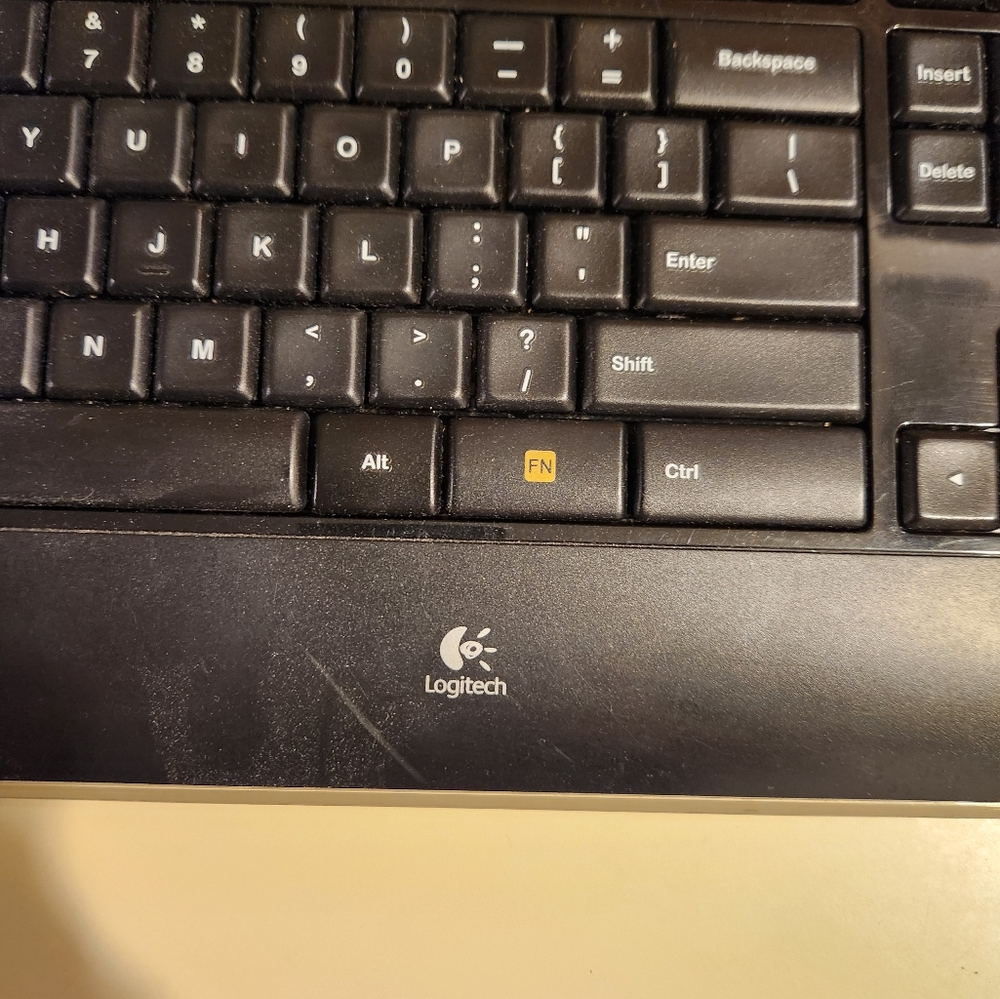 Logitech Wireless Keyboard - Picture 2 of 6